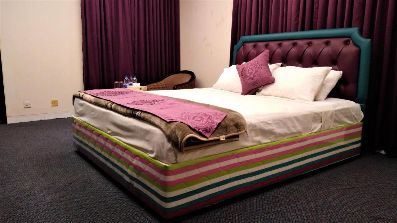 Center Point Apartment Dhaka Eksteriør billede